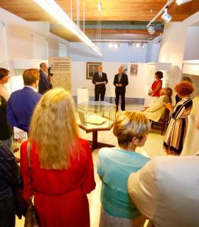 Hidalgo inaugura la exposición en las Casas Consistoriales de las actas de la Junta Suprema de Gran Canaria de 1868 · foto 2