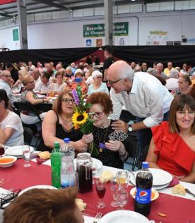 Más de medio millar de mayores de Santa Úrsula acuden al tradicional encuentro anual · foto 2