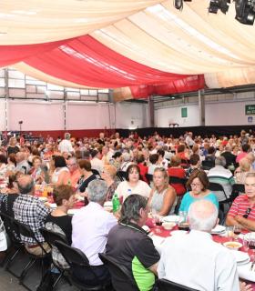 Más de medio millar de mayores de Santa Úrsula acuden al tradicional encuentro anual · foto 1