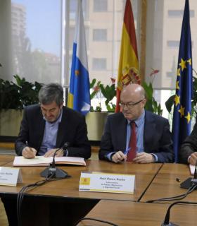 Canarias formaliza con el Estado 42 millones adicionales para las personas desempleadas con mas dificultades · foto 1