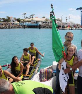 El Club de Remo Itxaso Atlántico de Fuerteventura gana la VII Regata de Bateles en Caleta de Fuste · foto 2