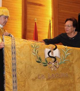 La ULL celebra 50 años de medicina recordando el origen de la facultad y reflexionando sobre el futuro de la investigación · foto 1