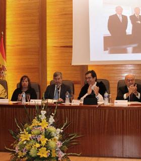 La ULL celebra 50 años de medicina recordando el origen de la facultad y reflexionando sobre el futuro de la investigación · foto 3