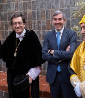 Fernando Clavijo destaca el papel de la Facultad de Medicina de la ULL en la consolidación de uno de los pilares del Estado de Bienestar en las islas · foto 3