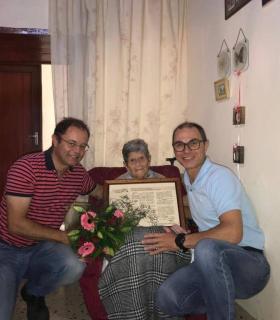 El Ayuntamiento de Mazo rinde un homenaje a sus vecinos centenarios · foto 2