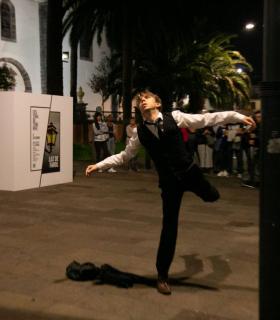 Las propuestas de danza de FAM y Festival de Tenerife llenan este viernes las calles de Santa Cruz · foto 3