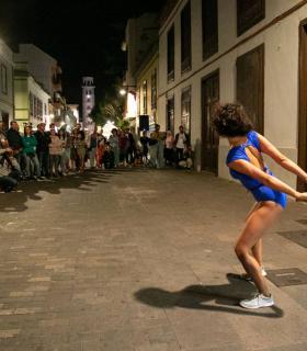 Las propuestas de danza de FAM y Festival de Tenerife llenan este viernes las calles de Santa Cruz · foto 1