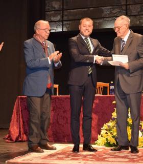 Sebastián Monzón Suárez, distinguido como Memorialista en el Teatro Consistorial de Gáldar · foto 5