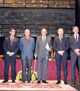 Sebastián Monzón Suárez, distinguido como Memorialista en el Teatro Consistorial de Gáldar · foto 1