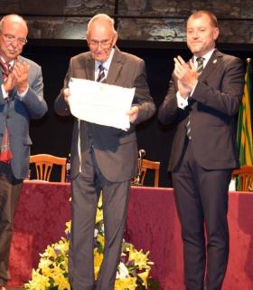 Sebastián Monzón Suárez, distinguido como Memorialista en el Teatro Consistorial de Gáldar · foto 4