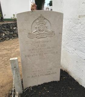 El Ayuntamiento de Mazo y representantes del cuerpo diplomático del Reino Unido rinden homenaje al soldado británico John Lee · foto 1