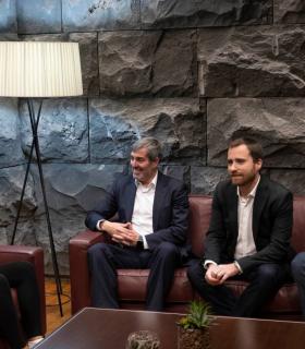 El Gobierno de Canarias reconoce la labor de la futbolista tinerfeña Paola Hernández, campeona del mundo Sub-17 · foto 2