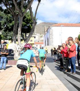 Adeje se vuelca con el Tour de la Ilusión · foto 2