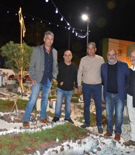 La familia de Domingo López perpetúa su legado y confecciona el popular belén de El Chorrillo · foto 1