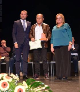 Gáldar agradece a los maestros jubilados toda una vida dedicada a la enseñanza · foto 10