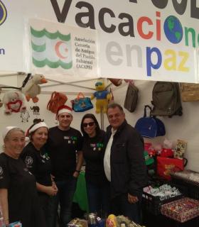 El alcalde de La Laguna apoya al sector comercial de la Comarca Nordeste en la I Feria de Navidad que se celebra en Valle Guerra · foto 3