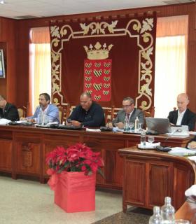 El Pleno del Cabildo de Lanzarote aprueba por unanimidad el convenio de integración del Hospital Insular al Servicio Canario de Salud · foto 4