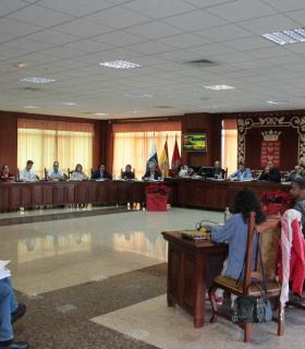 El Pleno del Cabildo de Lanzarote aprueba por unanimidad el convenio de integración del Hospital Insular al Servicio Canario de Salud · foto 2