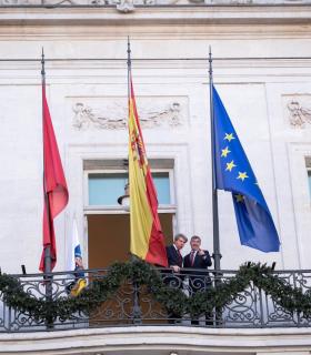 Fernando Clavijo y Ángel Garrido inician la cuenta atrás de las Campanadas Canarias en la Puerta del Sol · foto 4