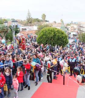 Sus Majestades los Reyes Magos llenaron de ilusión a La Esperanza · foto 3