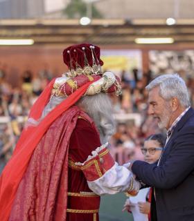 Multitudinaria recepción a Melchor, Gaspar y Baltasar en Adeje · foto 2