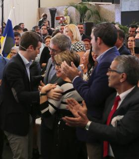 El PP estrena imagen en los perfiles sociales de su candidato a la Presidencia del Gobierno de Canarias · foto 3