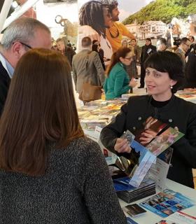 El material promocional de Santiago del Teide vuelve a conquistar al público asistente a Fitur · foto 1
