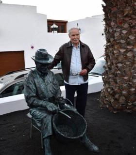 Haría rinde homenaje al maestro artesano Eulogio Concepción con una escultura · foto 1