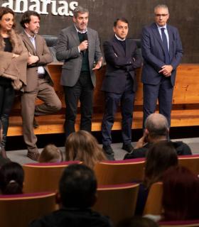 El Gobierno de Canarias firma la compra de las viviendas de Añaza y acaba con la incertidumbre de 358 familias · foto 3