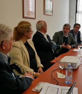 Fernando Clavijo reconoce la labor de “prevención y acción” del COF en el ámbito de las familias · foto 1