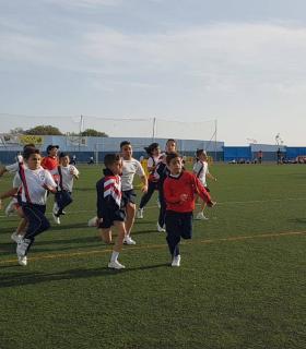 El Colegio Santo Domingo realiza unas miniolimpiadas solidarias en el Estadio de Fútbol de Tasagaya · foto 2