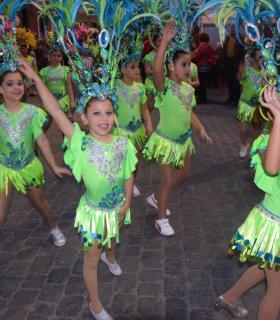 Las calles de Gáldar vibraron con la más rítmica y colorida Cabalgata del carnaval · foto 19