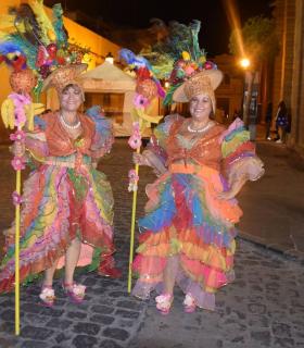 Las calles de Gáldar vibraron con la más rítmica y colorida Cabalgata del carnaval · foto 2