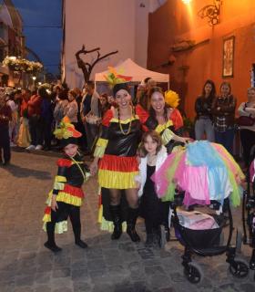 Las calles de Gáldar vibraron con la más rítmica y colorida Cabalgata del carnaval · foto 17