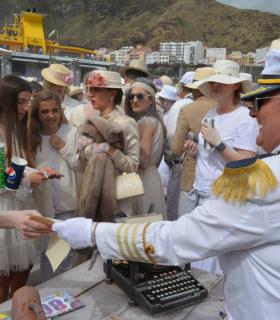 Los Indianos toman Santa Cruz de La Palma en el lunes grande del Carnaval de Canarias · foto 13