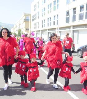 El Carnaval de Santa María de Guía arrancó hoy con más de 800 personas inundando las calles de color, ritmo y fantasía en la Gran Cabalgata Escolar · foto 15