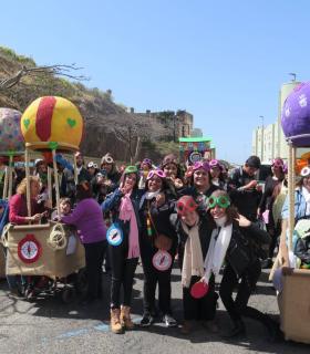 El Carnaval de Santa María de Guía arrancó hoy con más de 800 personas inundando las calles de color, ritmo y fantasía en la Gran Cabalgata Escolar · foto 7