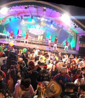 Multitudinario Coso del Carnaval en Haría · foto 6