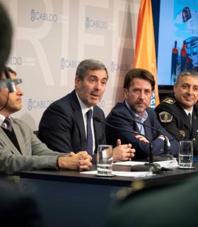 Fernando Clavijo sostiene que la Protección Civil en Canarias ha madurado como instrumento técnico y participativo en materia de seguridad pública · foto 3