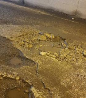 El sindicato unificado de guaguas denuncia la actual situación de la estación de Santa Catalina como asimismo la del teatro · foto 2