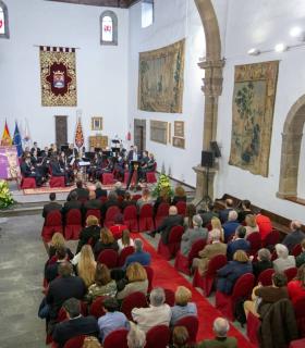 El pregón Exaltación de la Semana Santa adejera recorre la historia y evolución de la fe de un pueblo · foto 2