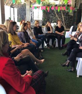Ana Oramas asegura que trabajará para equiparar la retribución salarial de mujeres y hombres · foto 2
