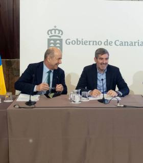 Las empresas canarias soportan un sobrecoste del 8% en su facturación por la condición ultraperiférica de las Islas. · foto 2