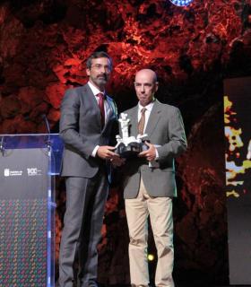 Una gala con la voz e imágenes de Manrique, el recuerdo de familia y amigos y músicas reivindican la pervivencia del espíritu del artista · foto 12