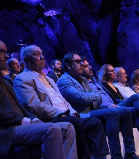 Una gala con la voz e imágenes de Manrique, el recuerdo de familia y amigos y músicas reivindican la pervivencia del espíritu del artista · foto 8