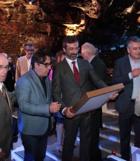 Una gala con la voz e imágenes de Manrique, el recuerdo de familia y amigos y músicas reivindican la pervivencia del espíritu del artista · foto 27
