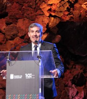 Una gala con la voz e imágenes de Manrique, el recuerdo de familia y amigos y músicas reivindican la pervivencia del espíritu del artista · foto 16