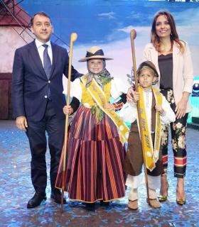 Claudia Hernández y Héctor Sabina, elegidos Maga y Mago Infantil de las Fiestas de Mayo · foto 1