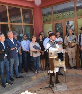 Gáldar  La Fiesta de la Lana en Caideros celebró este jueves su XXV aniversario festejando el Día de Canarias con un homenaje a sus tradiciones más arraigadas, reconociendo la labor de los pastores que siguen practicando la trashumancia y, de forma e · foto 12