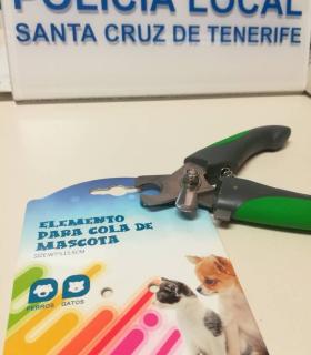 La Policía Local de Santa Cruz de Tenerife retira casi un centenar de artículos para cortar el rabo a las mascotas · foto 1